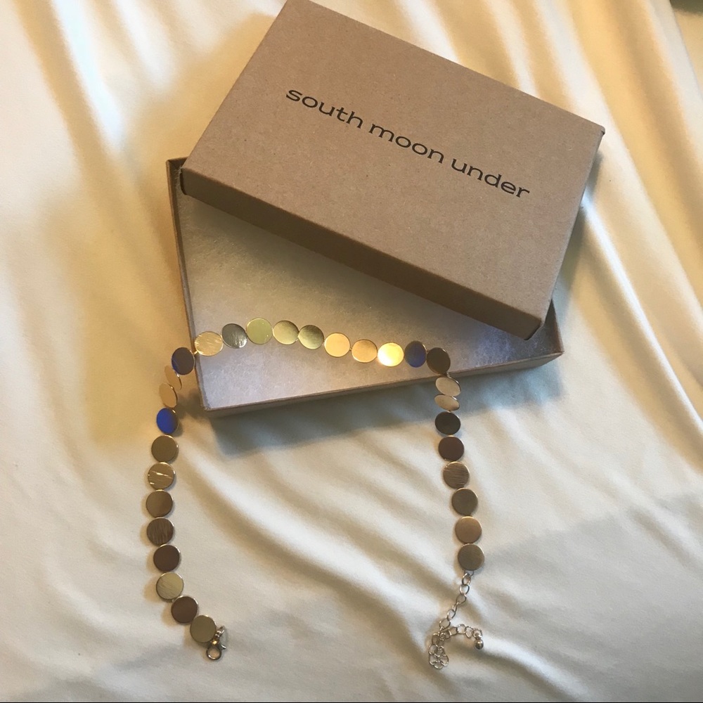 South moon under brushed gold choker